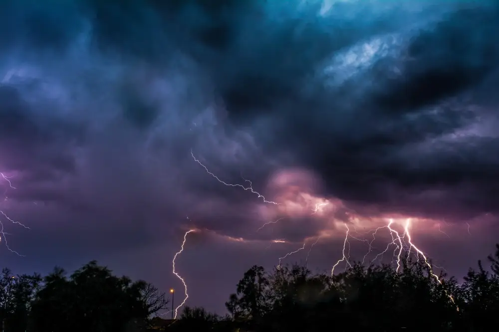 multiple-lightning-strikes